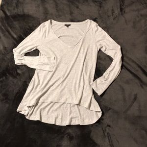 [ Express ] Long sleeve V- Neck Hi/Lo Tee